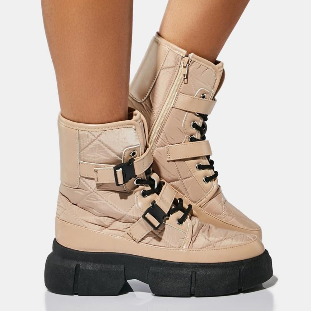 THE AROUND THE  WORLD IN A DAY  Combat Boots ( BRAND NEW !!!! )